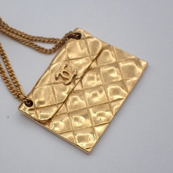 CHANEL CC Logo Matelasse Bag Shape Drop Earrings Clip-On 26 Gold Vintage - Picture 8 of 13